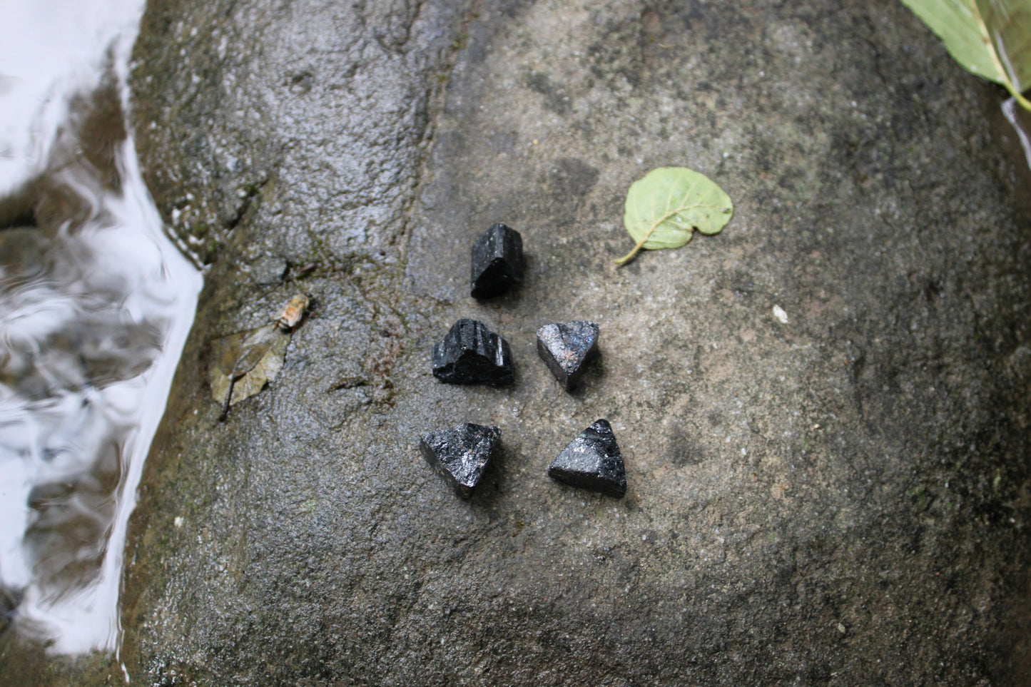 Tormalina nera grezza (Brasile)